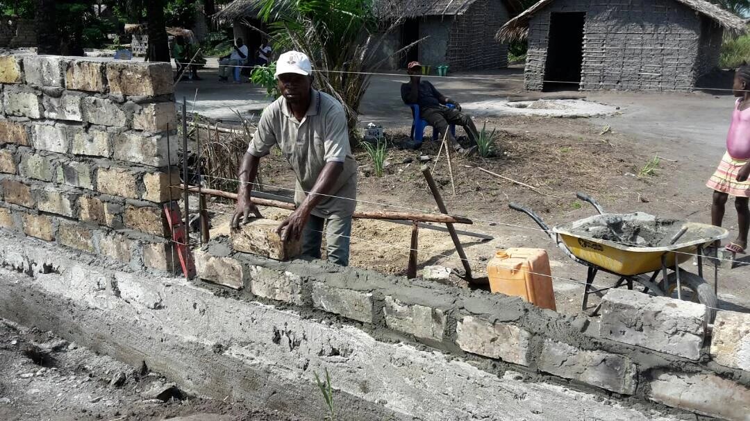 Diocèse d'Owando, construction de l'église de Boleko (Congo-Brazzaville)