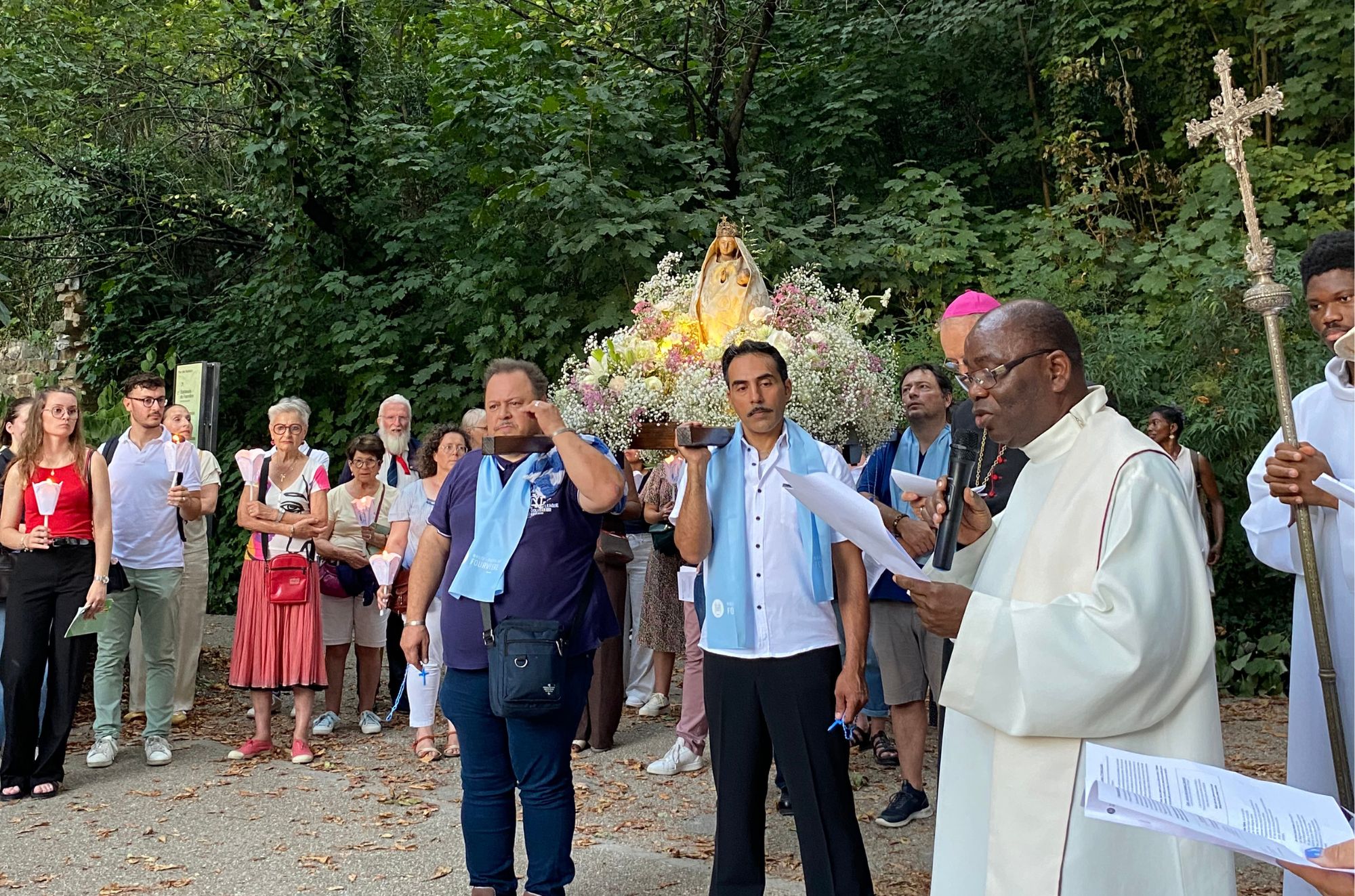 Procession mariale de Lorette à Fourvière pour l'Assomption 2025 à Lyon.